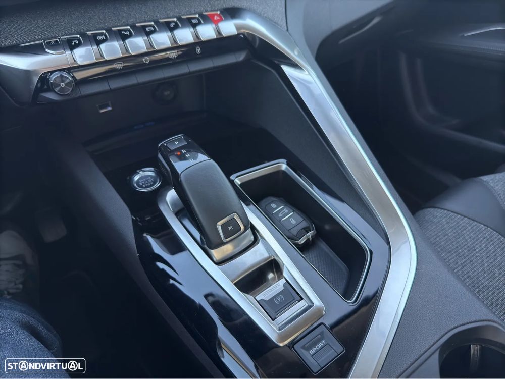 Peugeot 3008 PureTech 130 Stop & Start GPF EAT8 Allure - 10