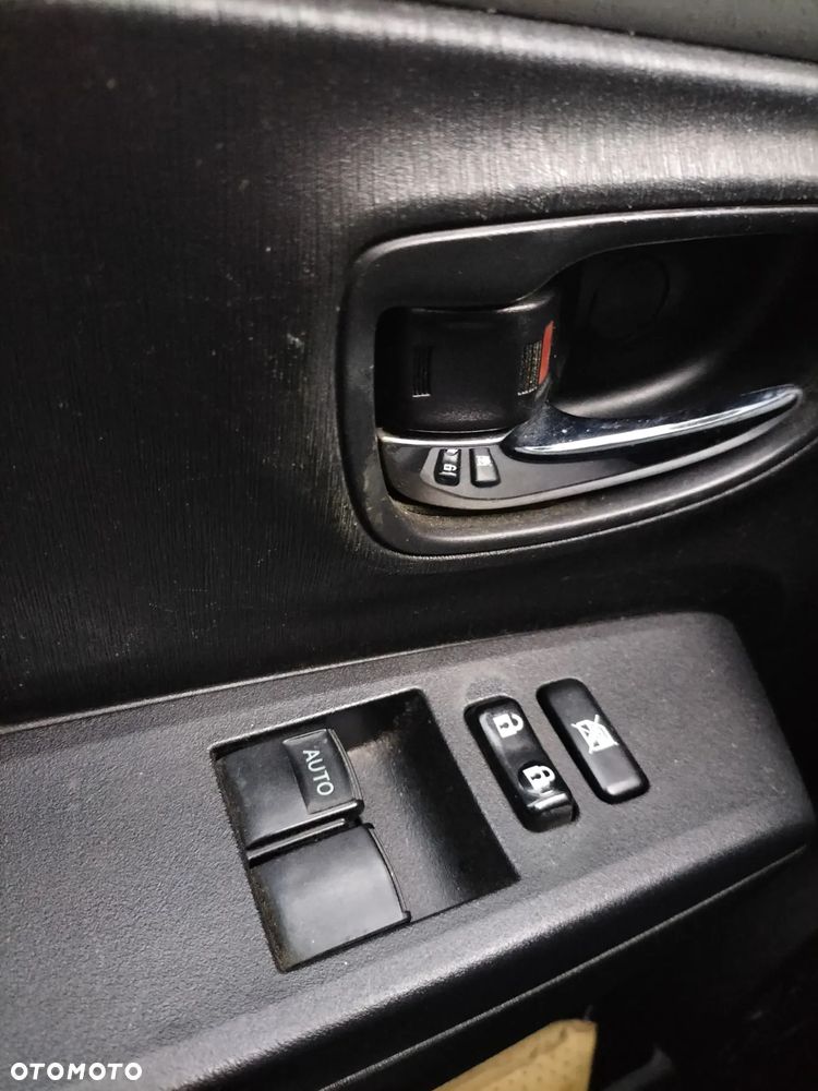 Toyota Yaris Hybrid 1.5 VVT-i - 8
