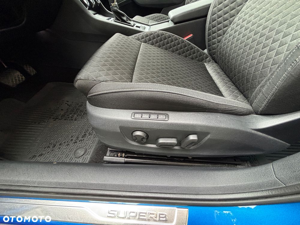 Skoda Superb 1.5 TSI Ambition DSG - 17