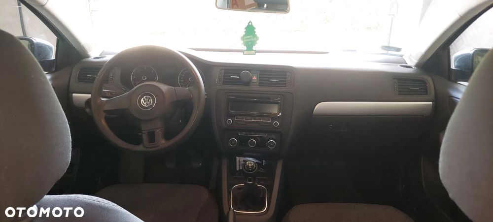 Volkswagen Jetta 1.6 TDI Trendline - 18