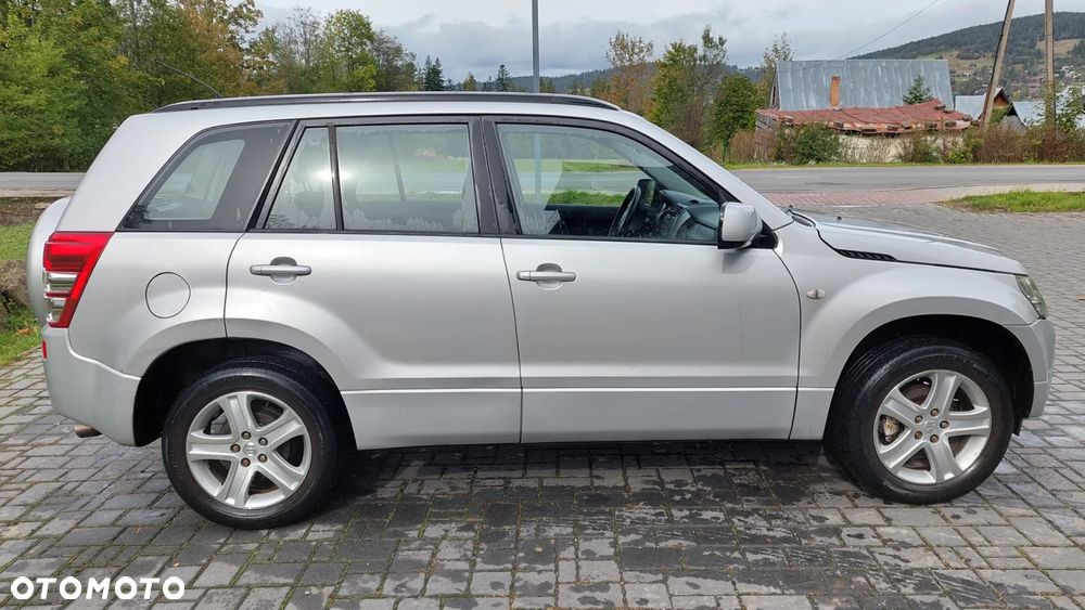Suzuki Grand Vitara 2.0 - 4