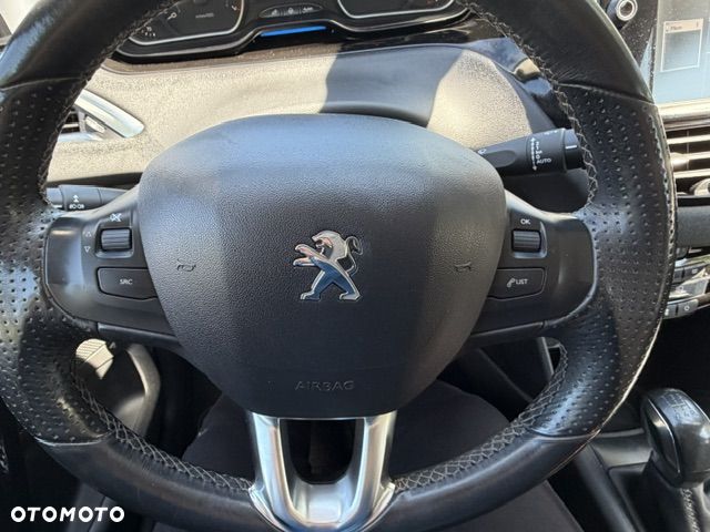 Peugeot 208 - 22