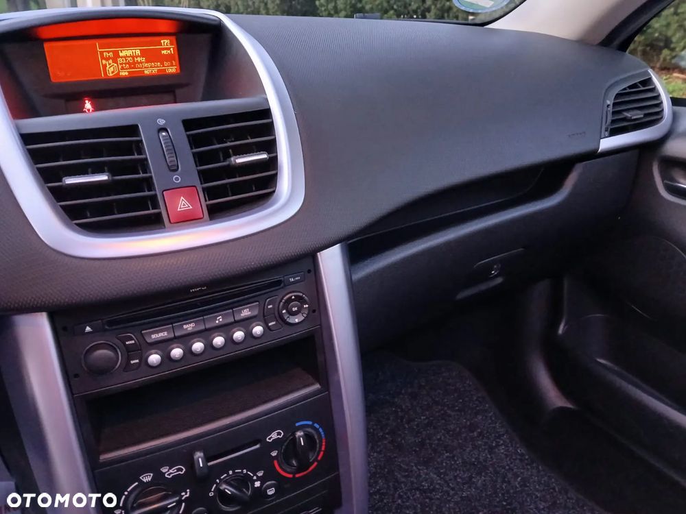 Peugeot 207 CC - 16