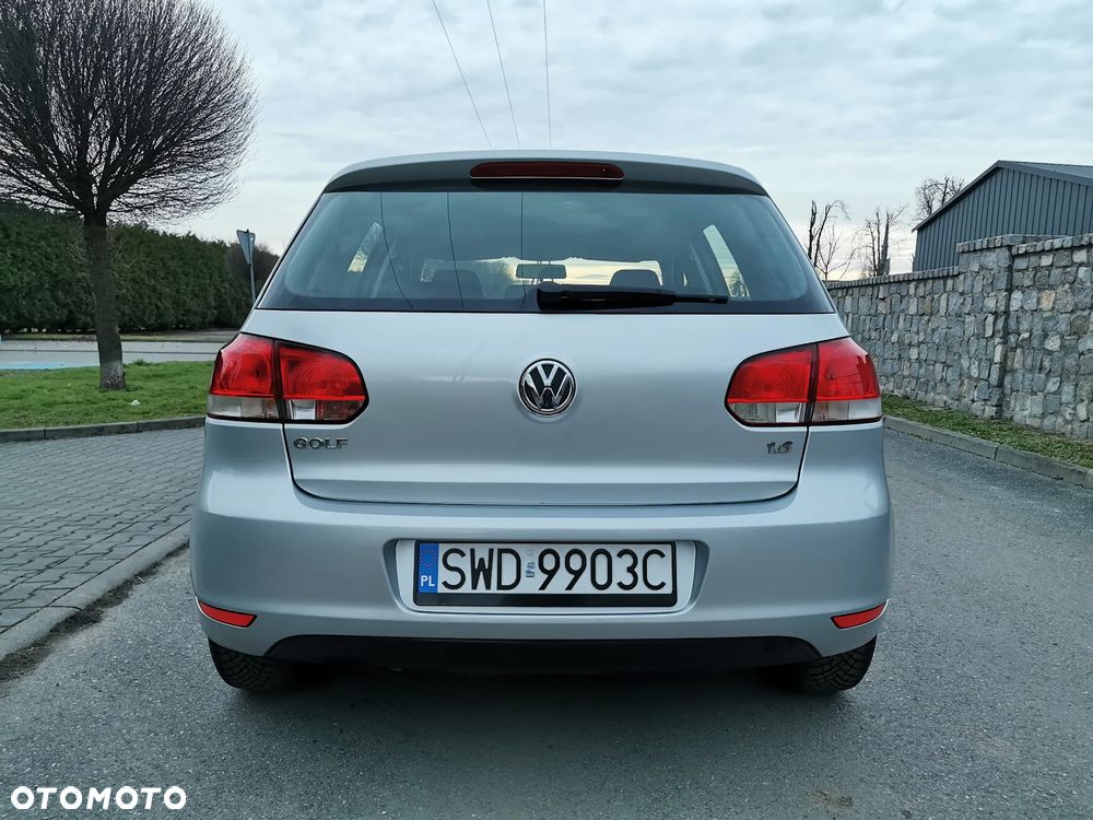 Volkswagen Golf 1.6 Trendline DSG - 6