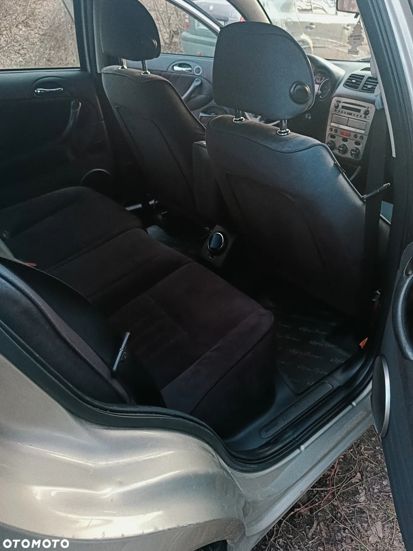 Alfa Romeo 147 2.0 Twin Spark Distinctive - 15