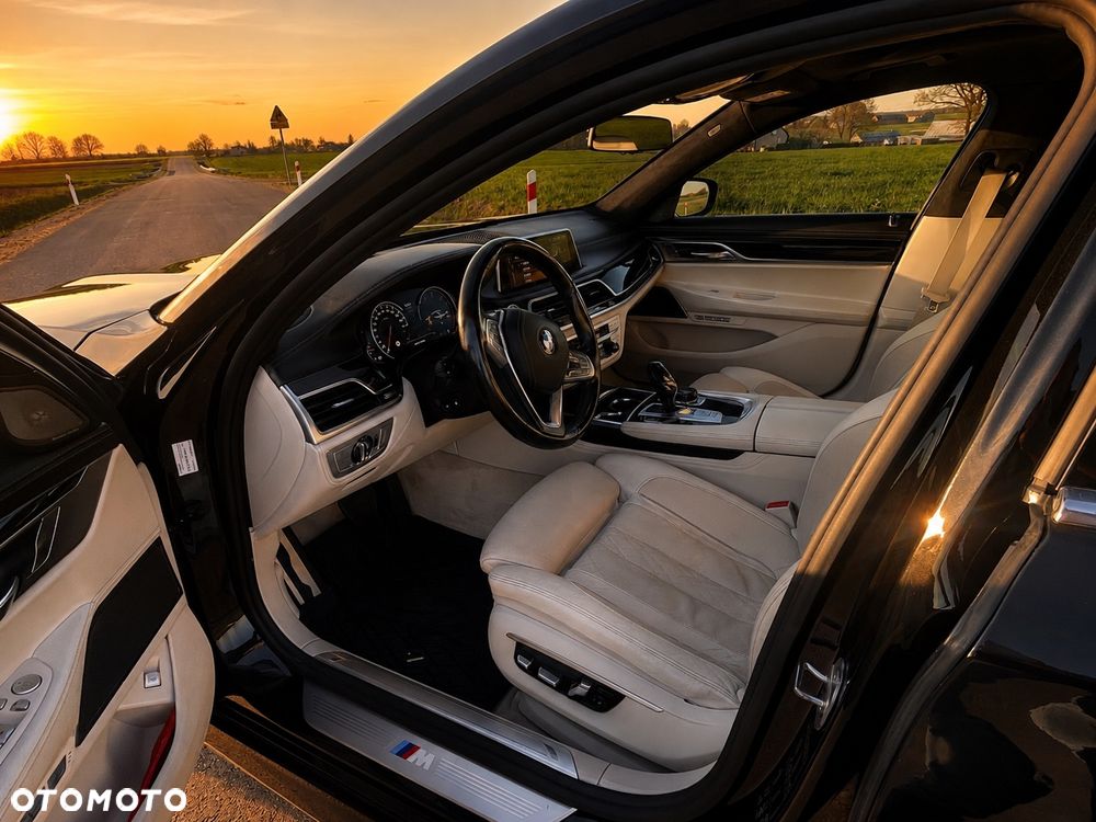 BMW Seria 7 750Li xDrive - 5