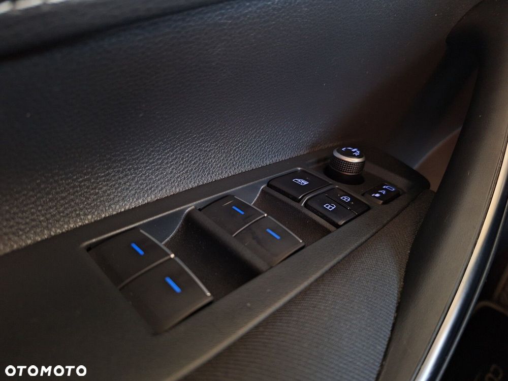 Toyota Corolla 2.0 Hybrid Comfort - 36