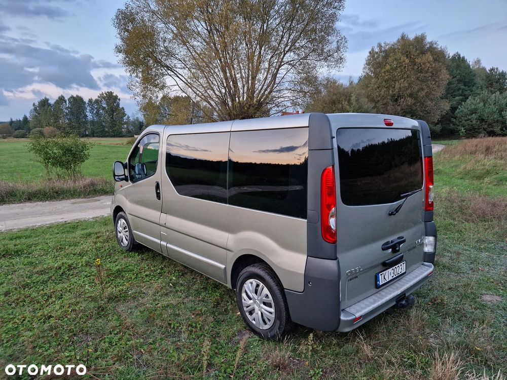 Opel Vivaro - 10