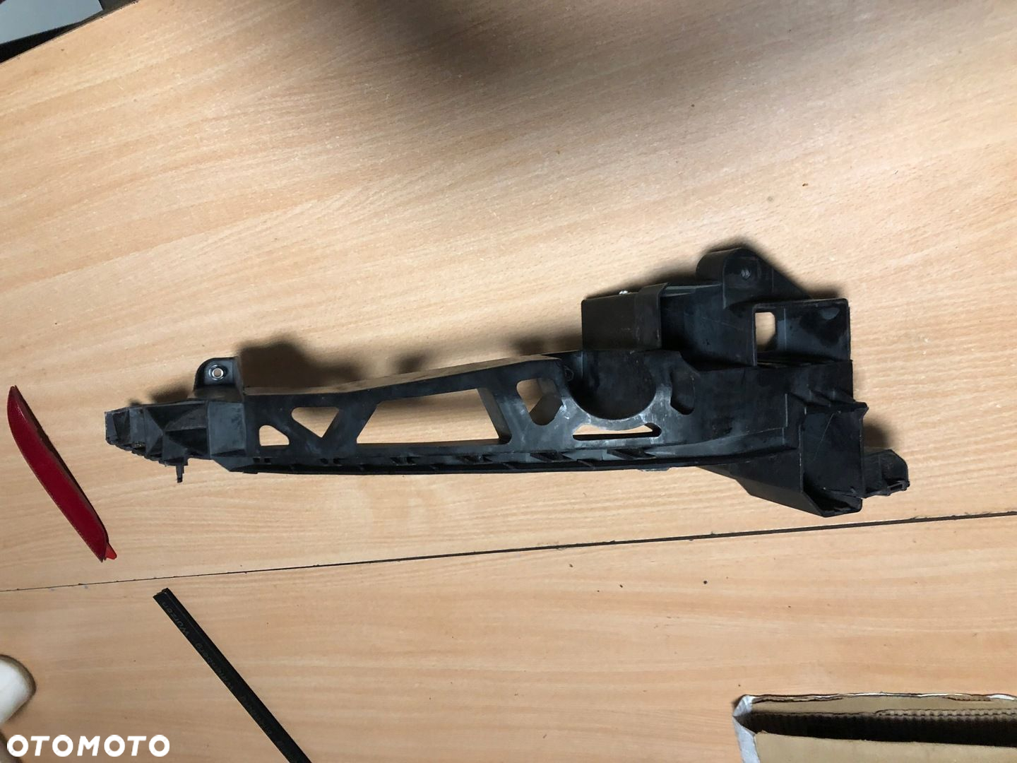 SLIZG MOCOWANIE REFLEKTORA LEWE AUDI Q3 8U0805607A - 2
