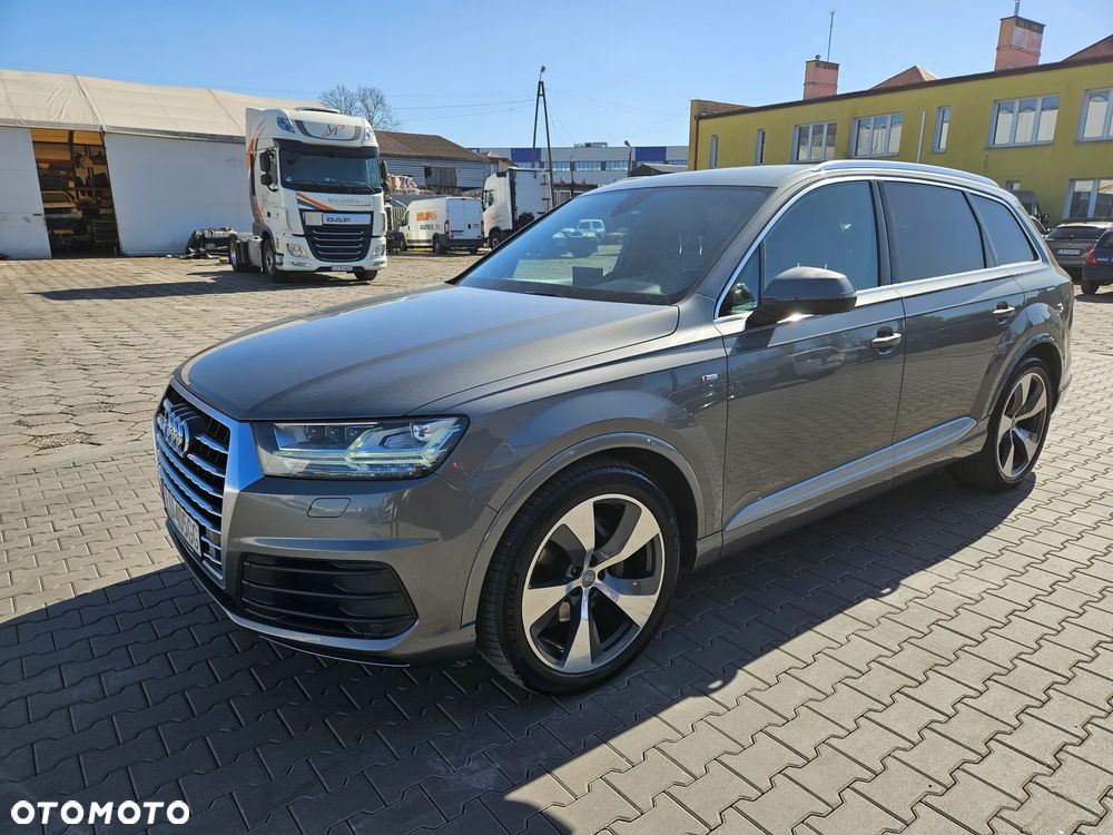 Audi Q7 - 1