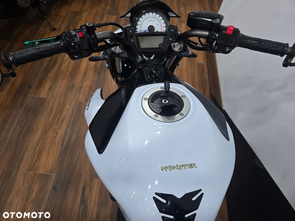 Kawasaki ER - 8