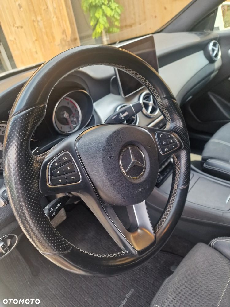 Mercedes-Benz CLA - 14