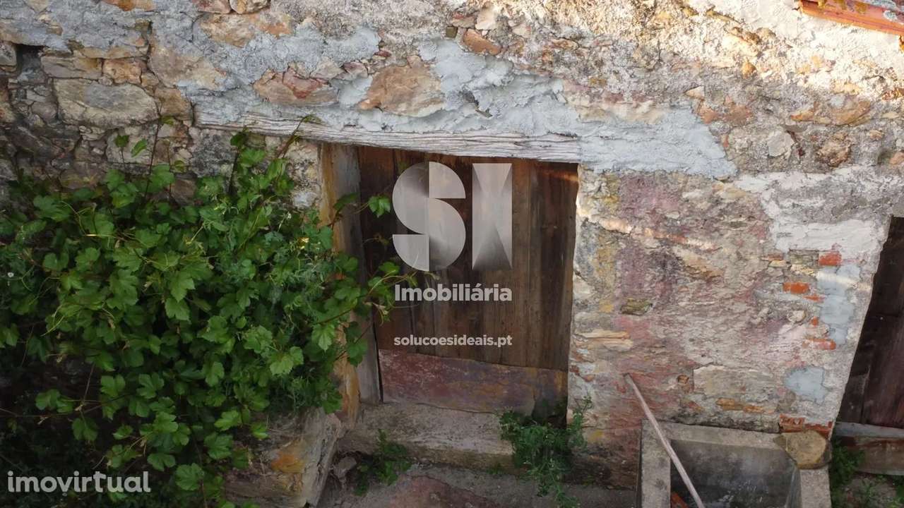 Moradia para Restaurar T2+1 - Grande imagem: 3/27