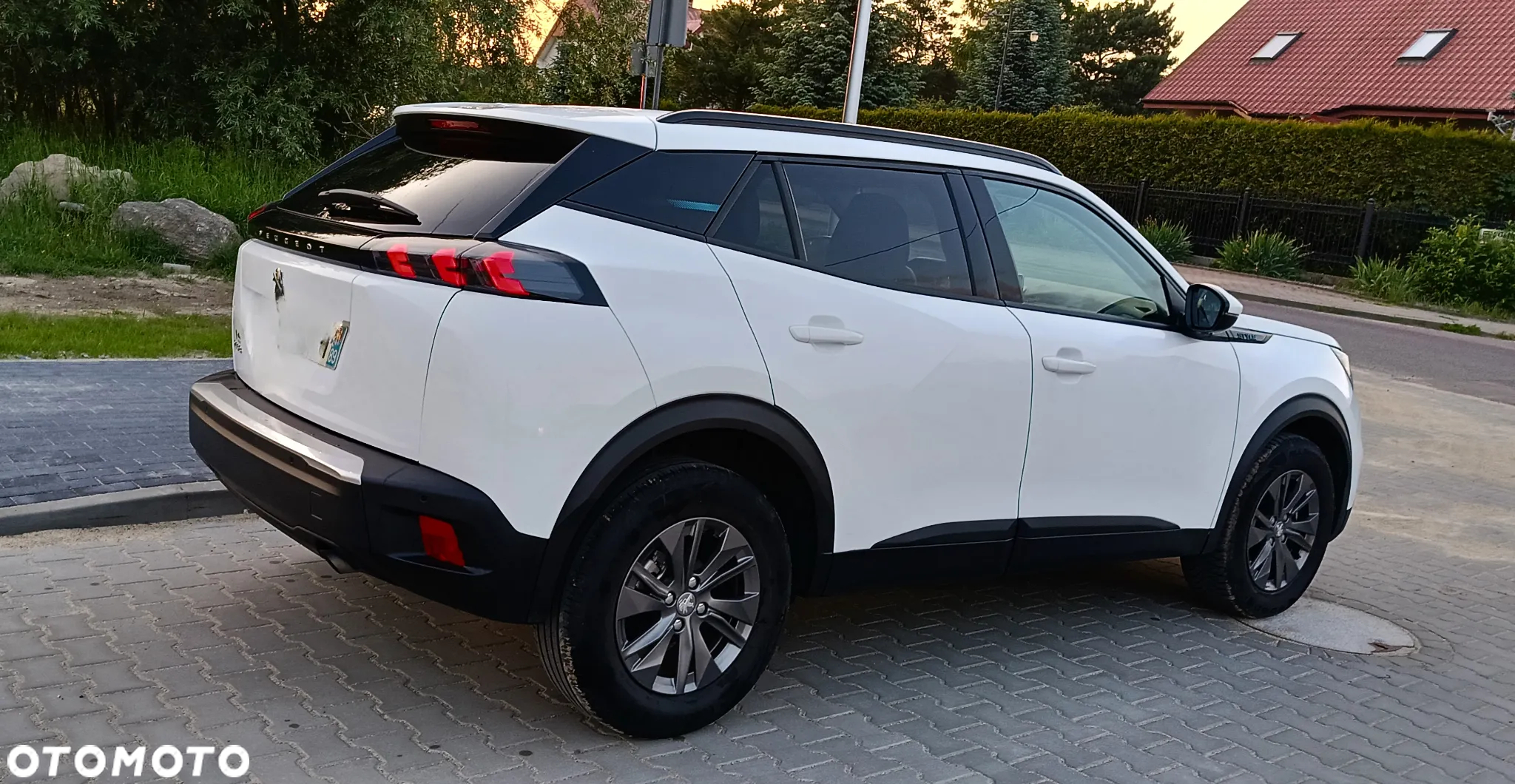Peugeot 2008 PureTech 100 Style S&S BVM6 - 8