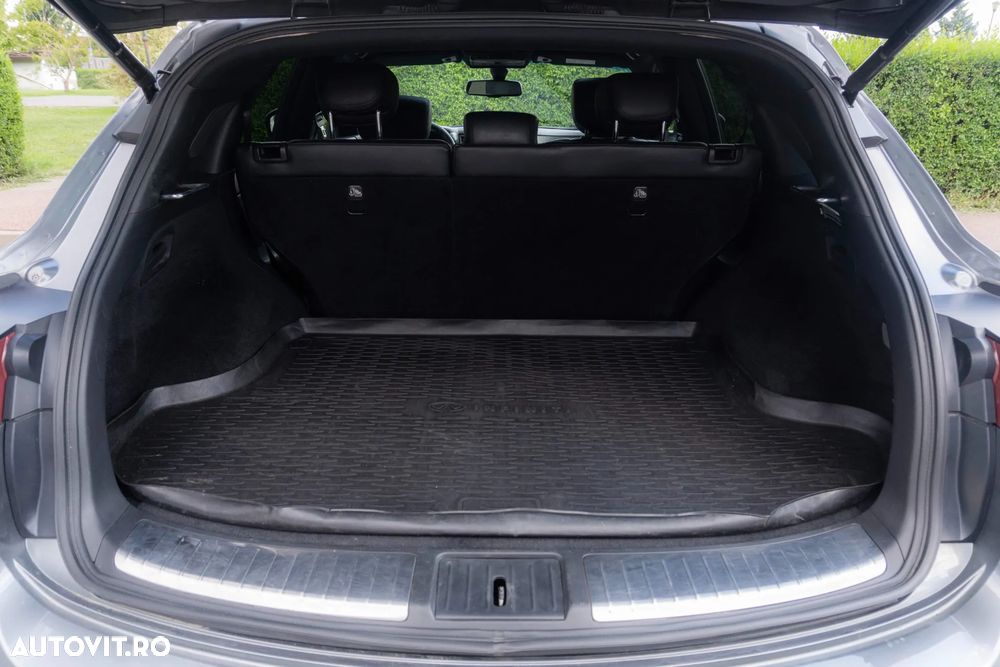 Infiniti Q70 - 37