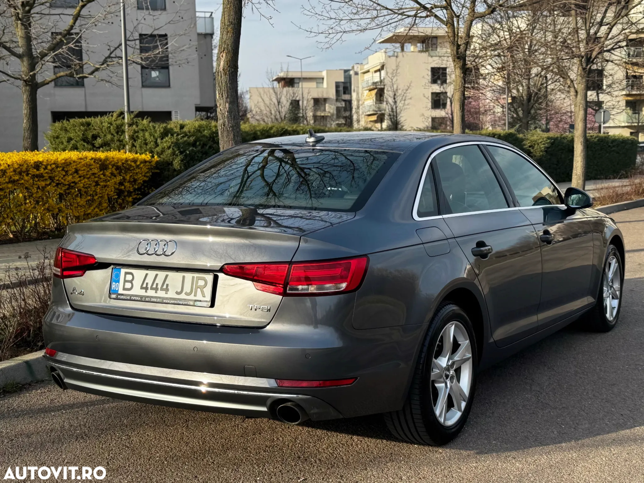 Audi A4 2.0 TFSI ultra - 13