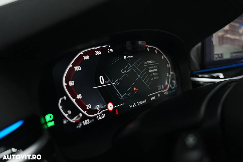 BMW Seria 5 530e Aut. Luxury Line - 17