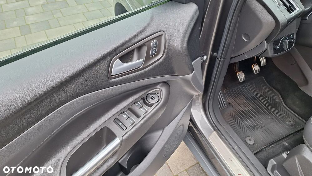 Ford Kuga 1.5 EcoBoost FWD ST-Line ASS MMT6 - 6