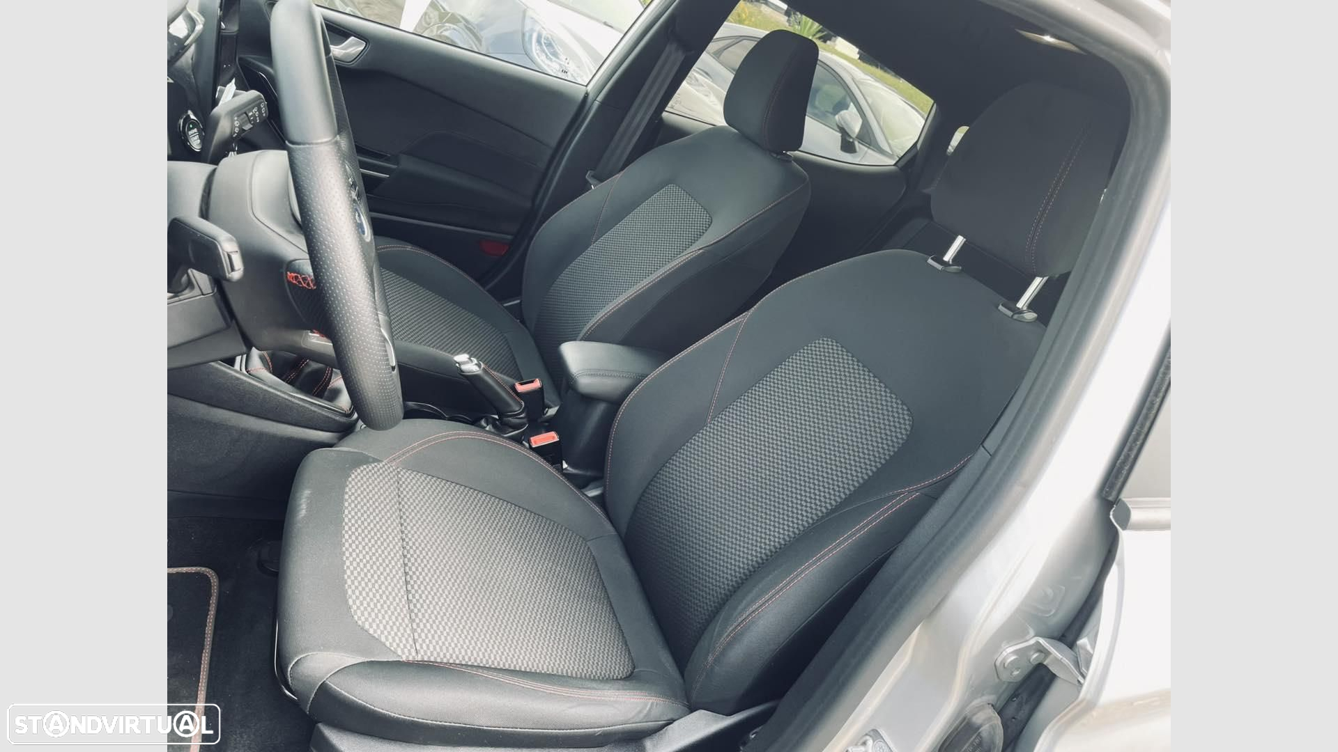 Ford Fiesta 1.0 EcoBoost ST-Line - 11