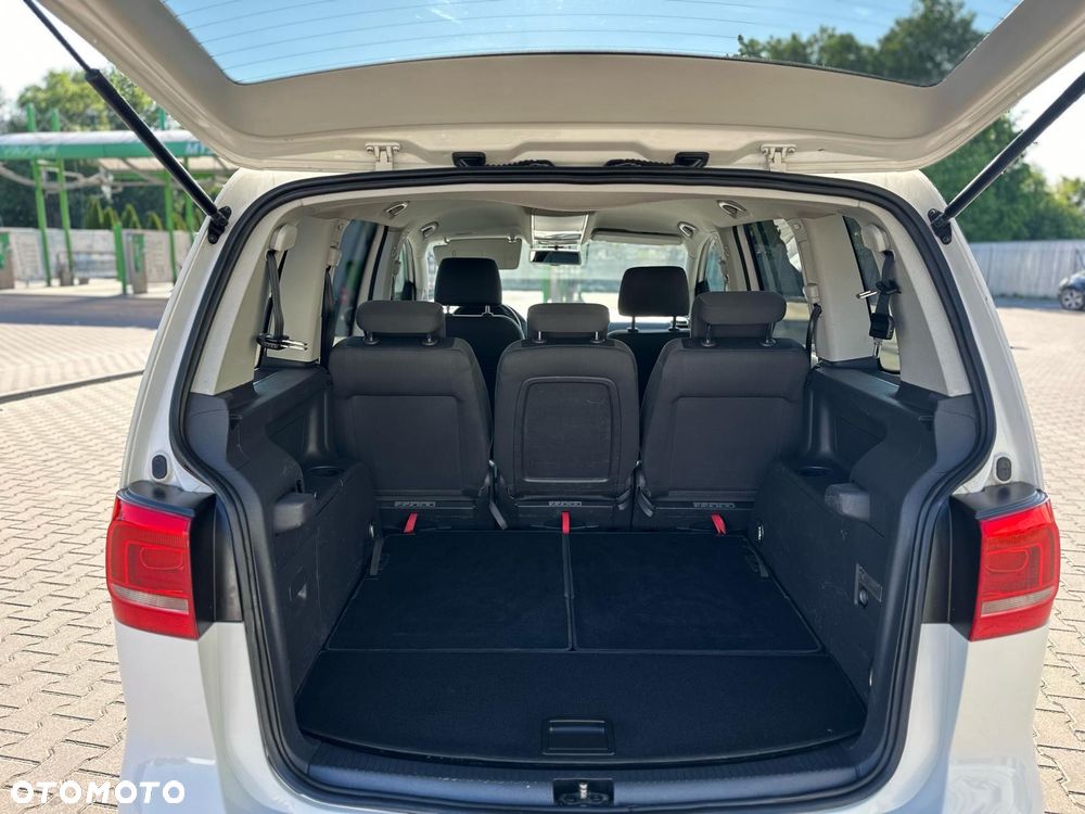 Volkswagen Touran - 9