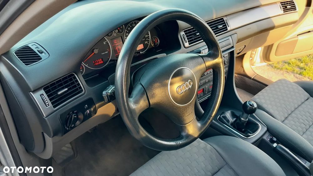 Audi A6 Limousine 2.4 - 16