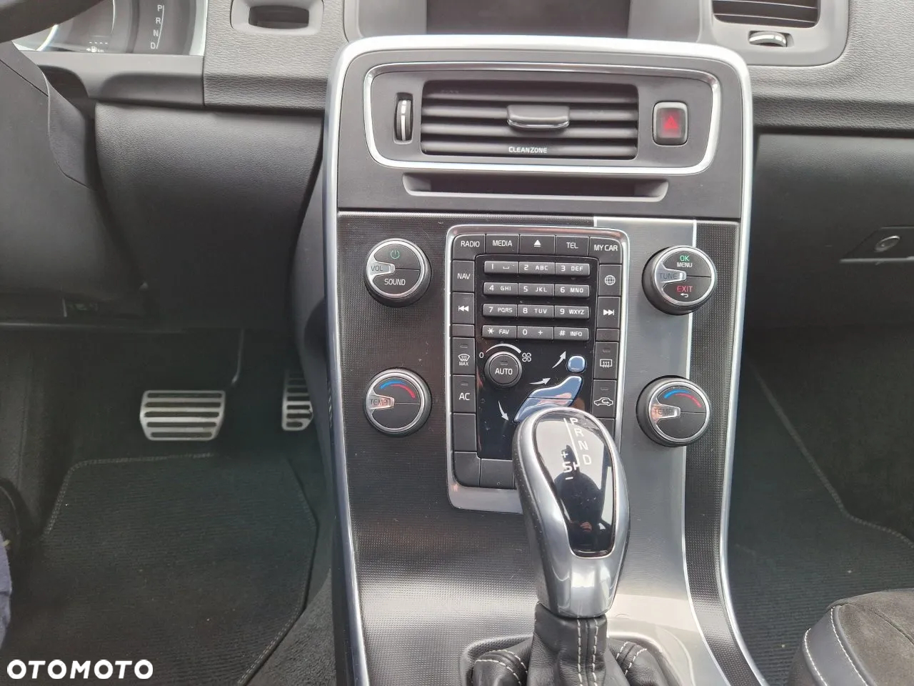 Volvo V60 T3 Drive-E R-Design Kinetic - 17