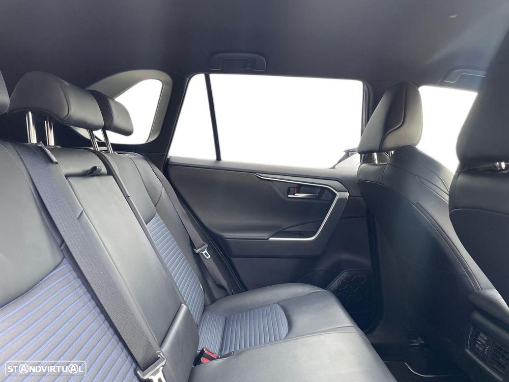 Toyota RAV4 — fotografia 10