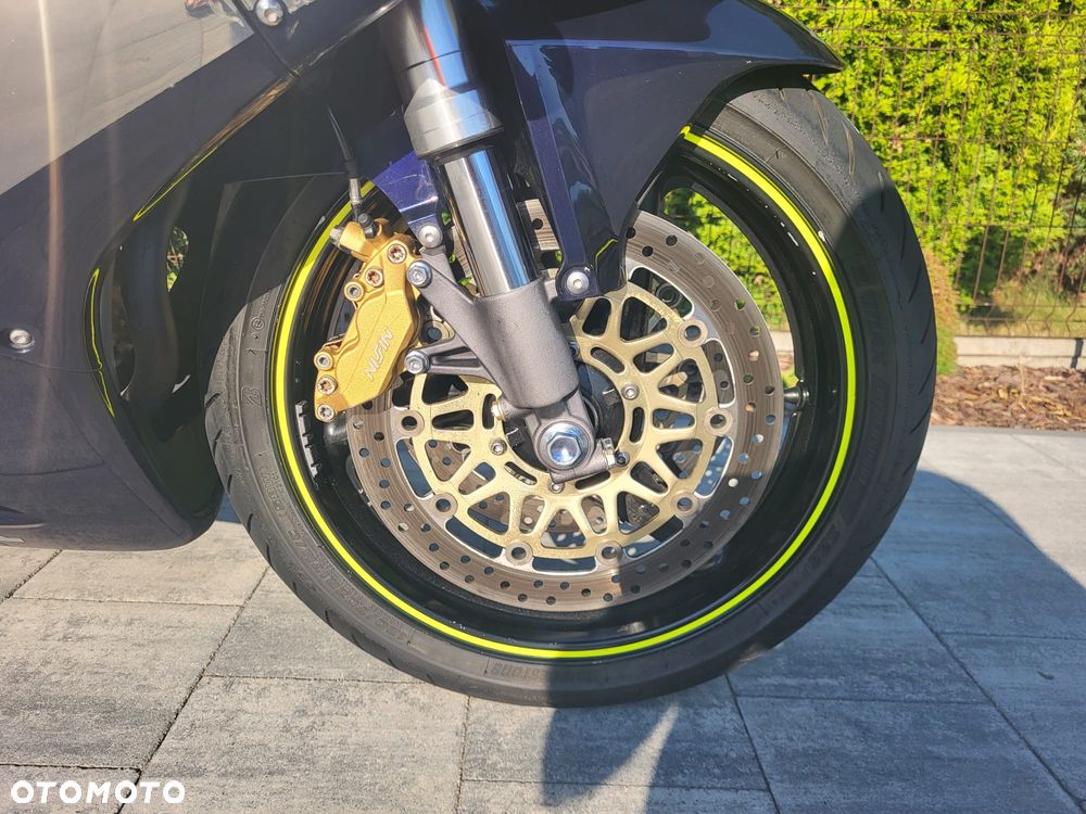 Honda CBR - 32