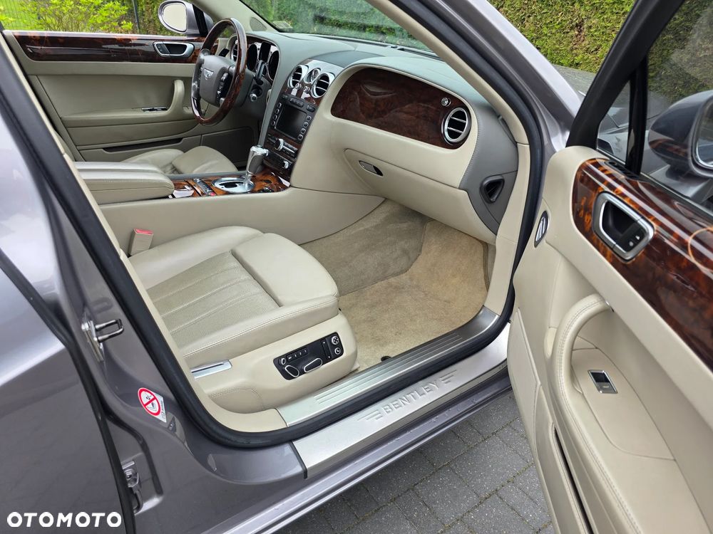 Bentley Flying Spur - 17