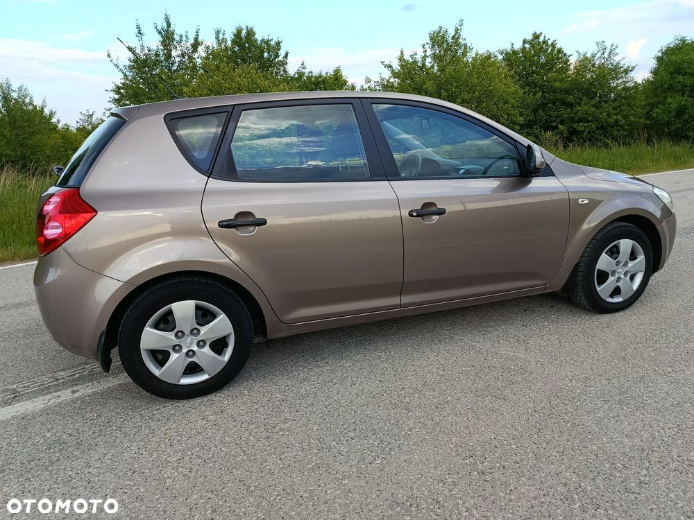 Kia Ceed 1.4 CVVT LX Basis - 9