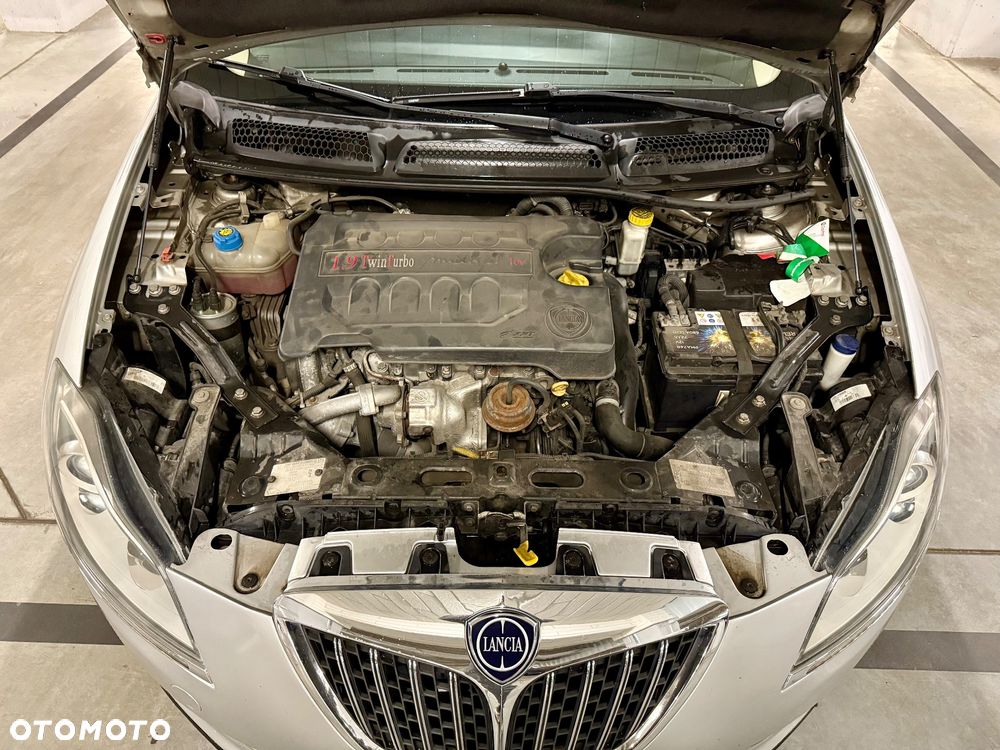 Lancia Delta 1.9 MultiJet Twinturbo Platino - 20