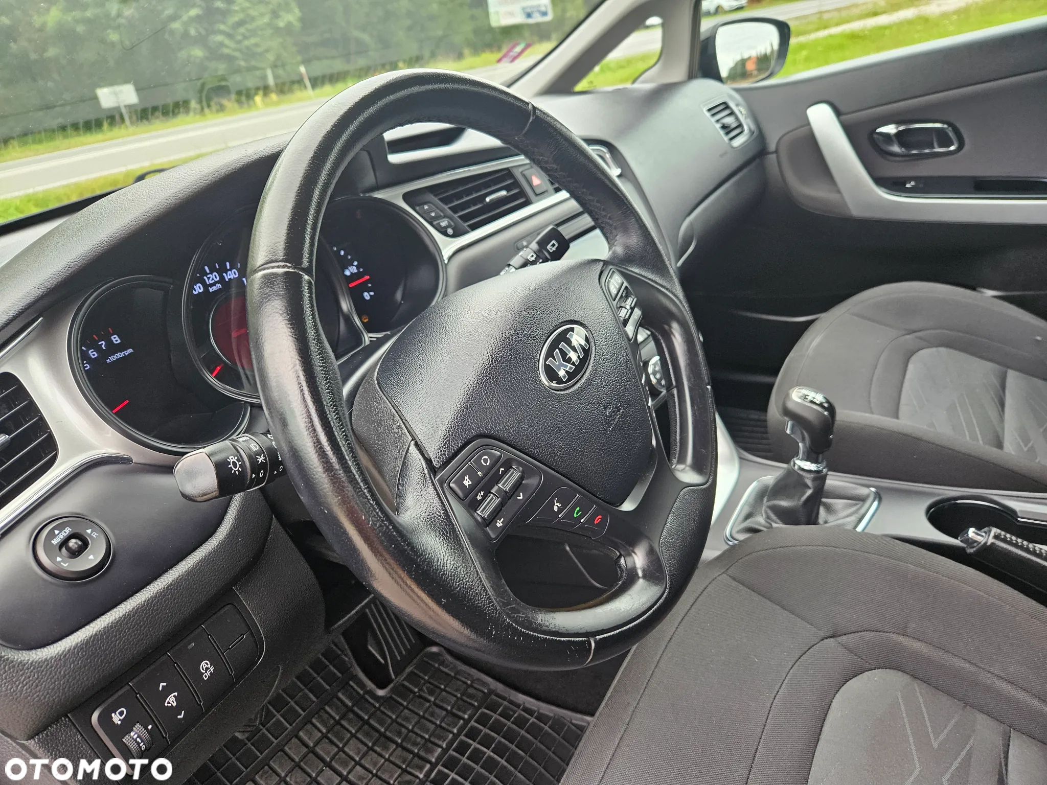 Kia Ceed 1.4 CVVT Dream-Team Edition - 24