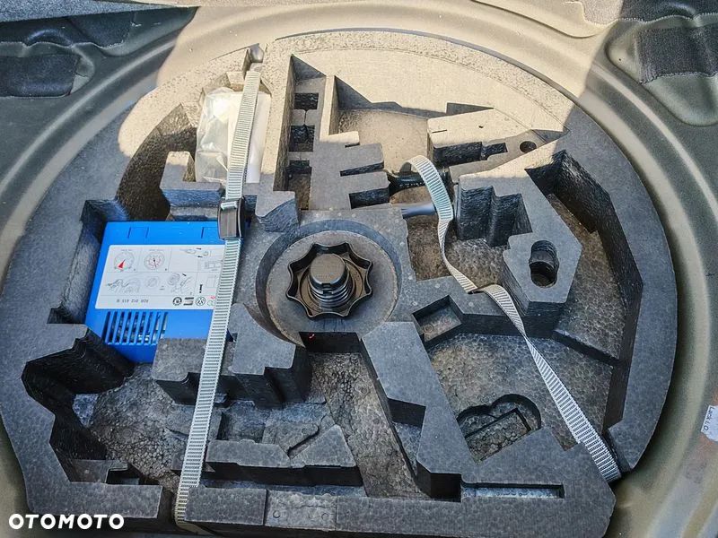 Volkswagen Golf 2.0 TDI SCR Comfortline - 19