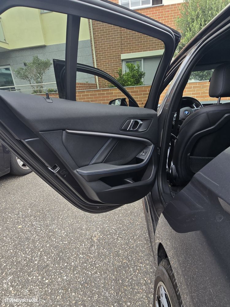 BMW 116 d Pack Desportivo M Auto - 40