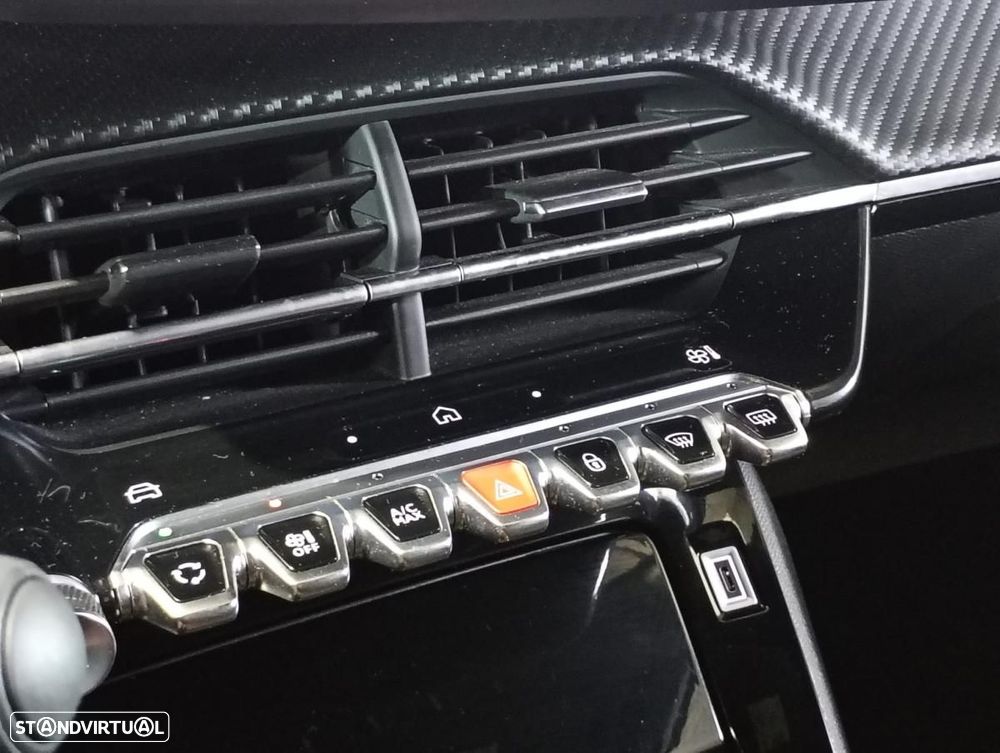 Peugeot 2008 1.2 PureTech Allure - 12
