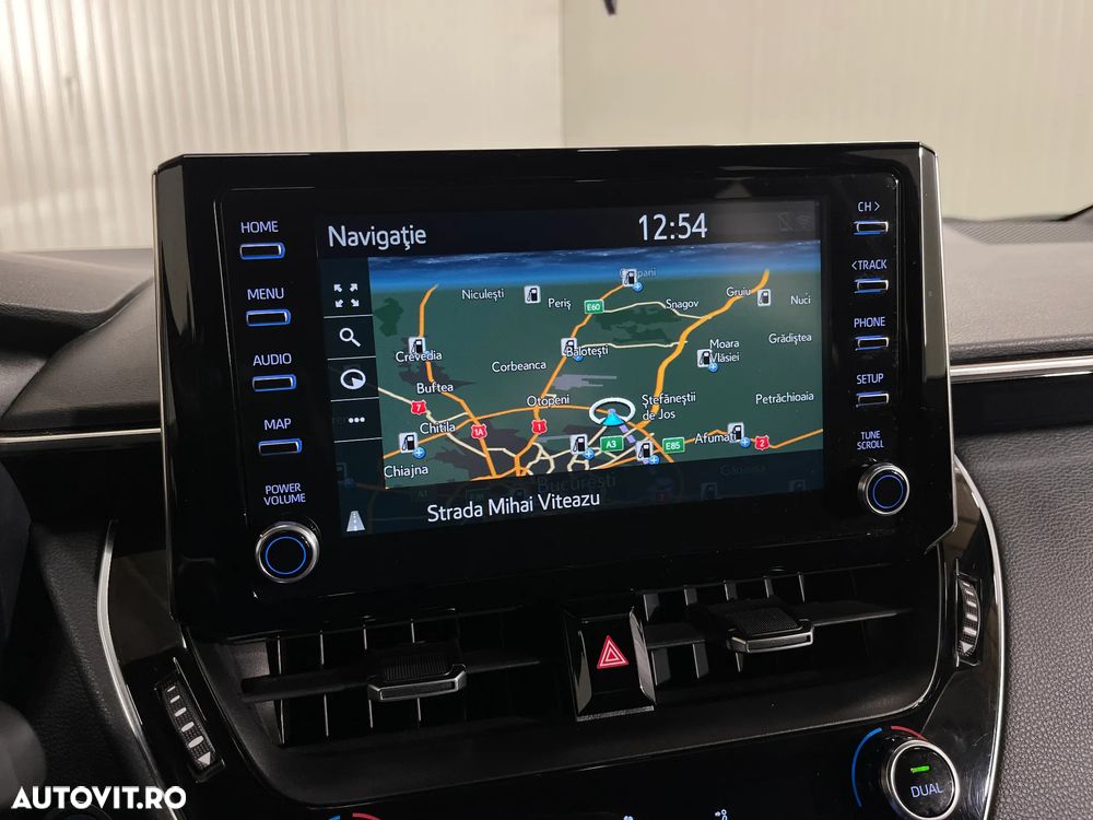 Toyota Corolla 1.8 Hybrid Business Edition - 14