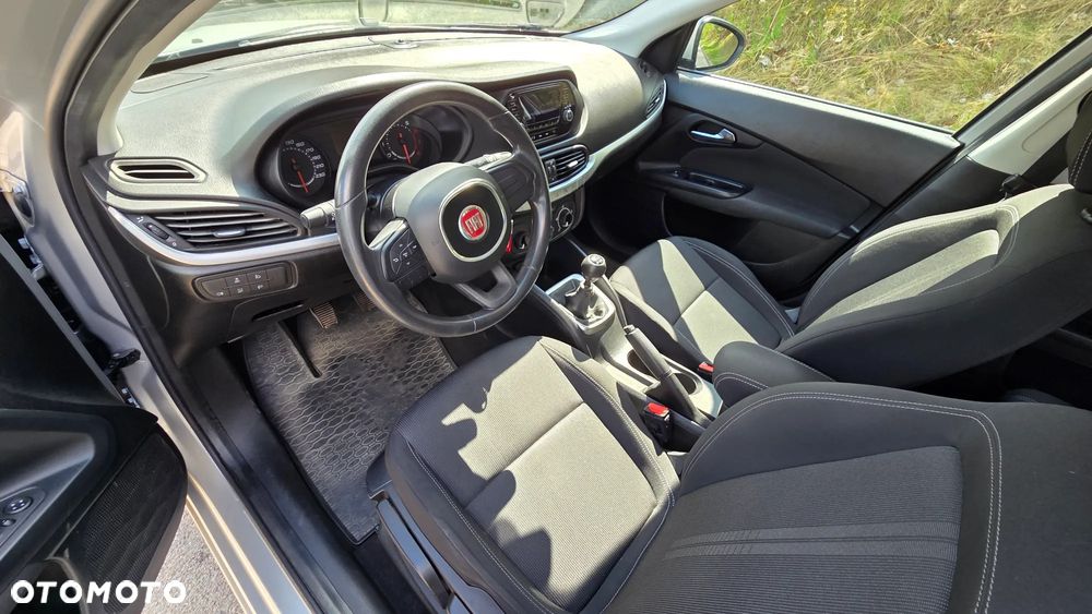 Fiat Tipo 1.4 T-Jet 16v Pop - 9