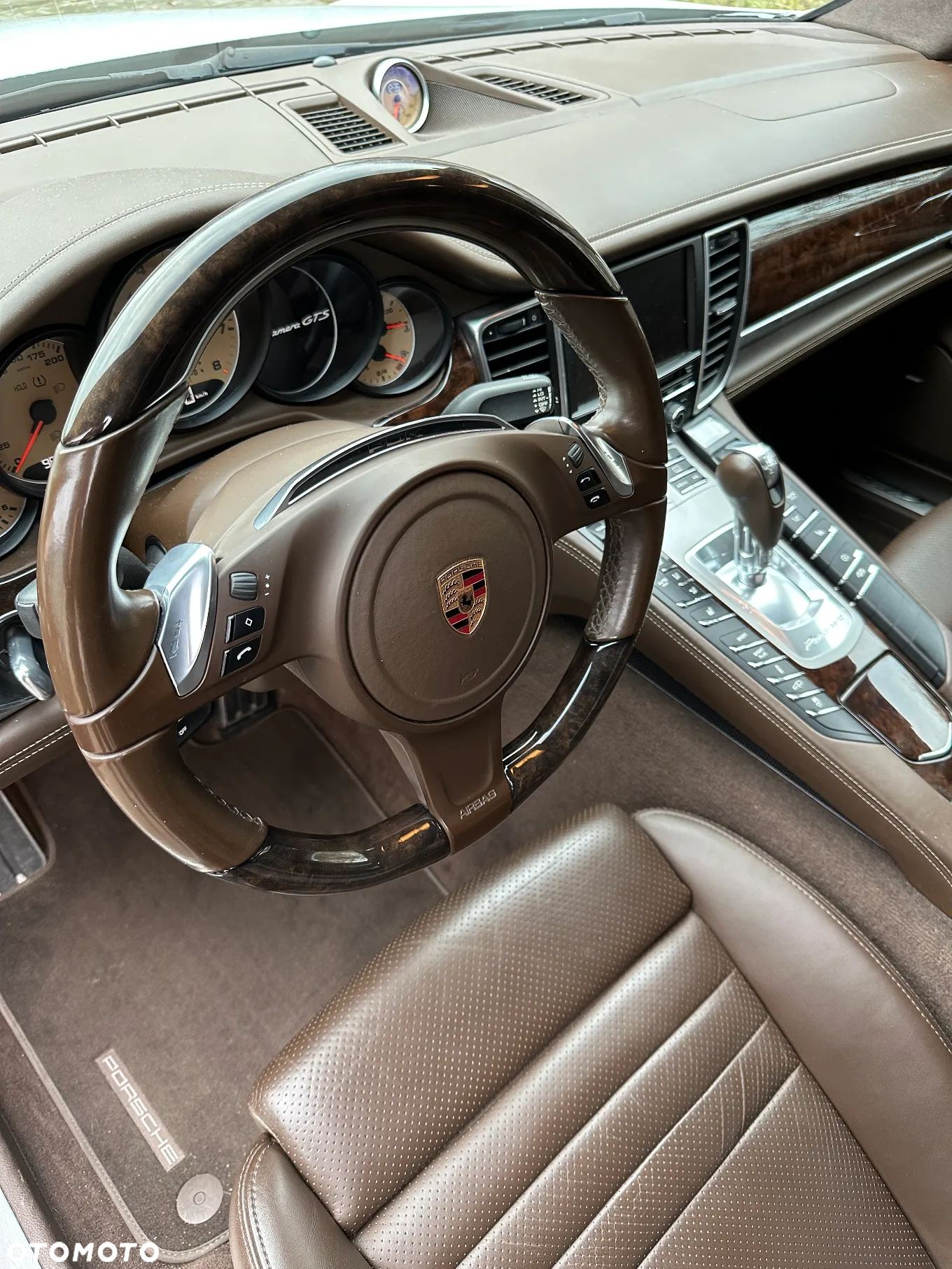 Porsche Panamera GTS PDK - 22