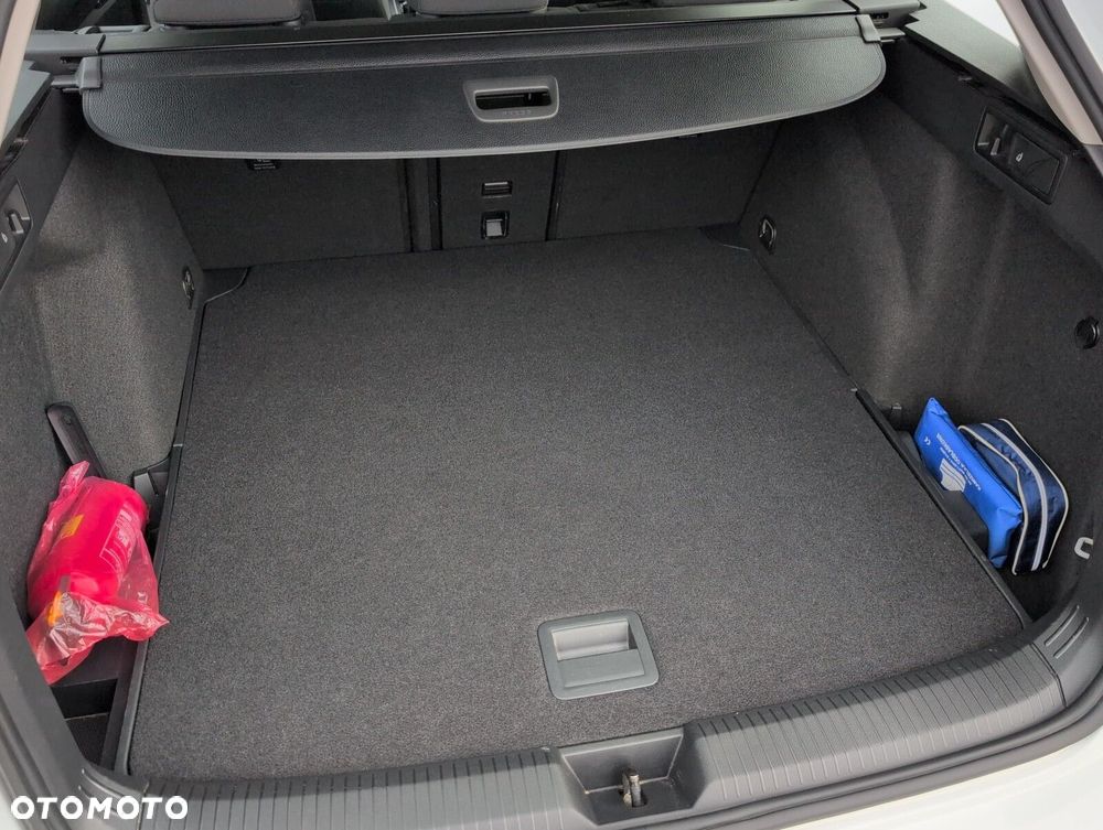 Volkswagen Golf Variant 1.0 eTSI Life DSG - 10