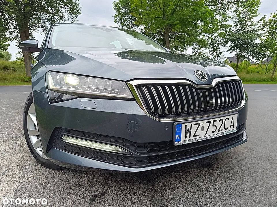 Skoda Superb 2.0 TDI Ambition DSG - 11