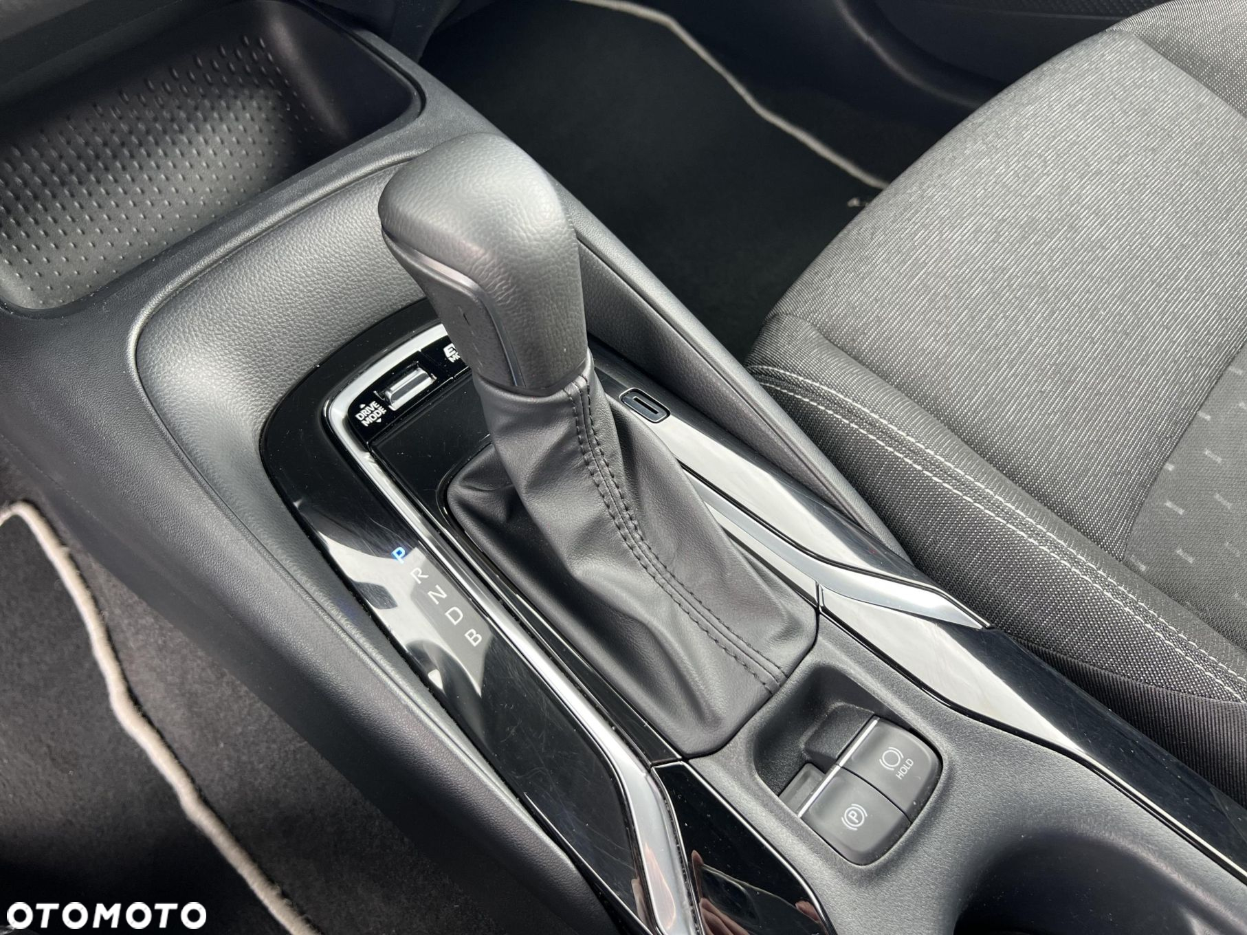 Toyota Corolla - 25