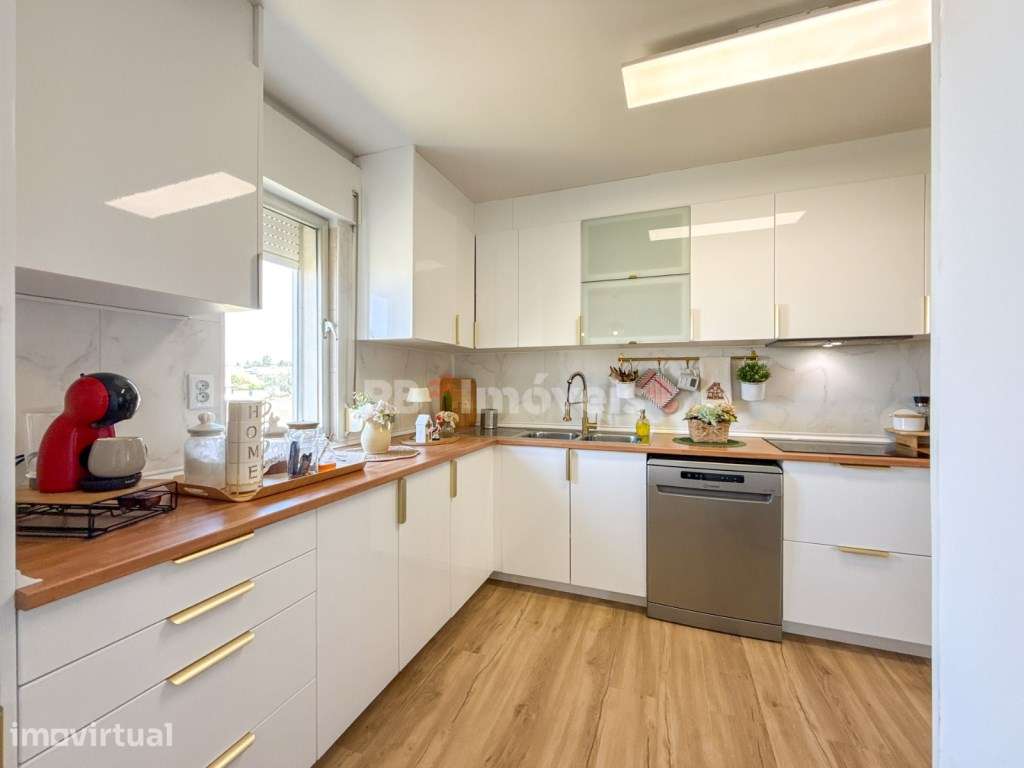 Apartamento T3 renovado, situado na Moita do Norte - Grande imagem: 2/30