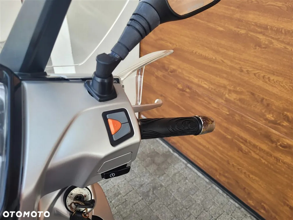 Kymco People - 10