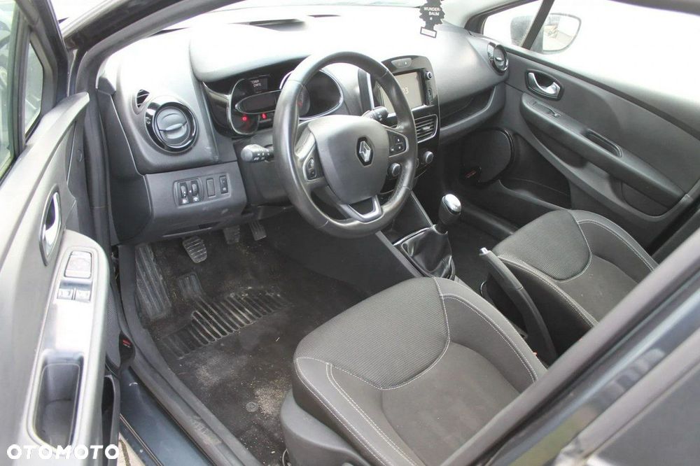 Renault Clio - 9