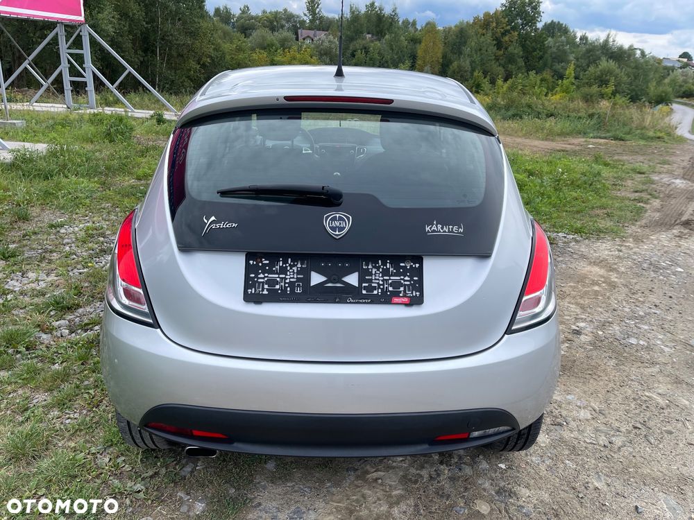 Lancia Ypsilon - 5