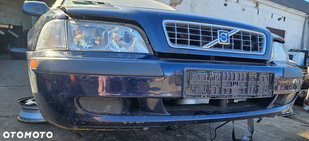 Volvo V40 I Lift 1,8 benzyna 90kW 122KM 2003r lak. 243-23 - 2