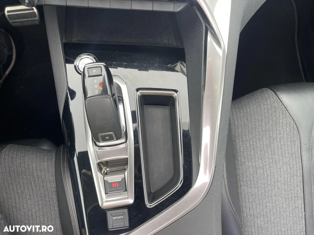 Peugeot 3008 - 11