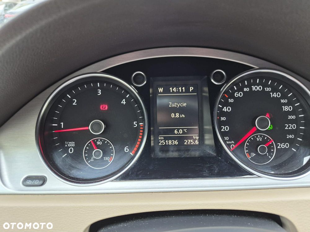 Volkswagen Passat 2.0 TDI Comfortline DSG - 8