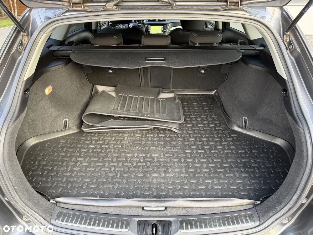 Toyota Avensis 1.8 Premium MS - 34