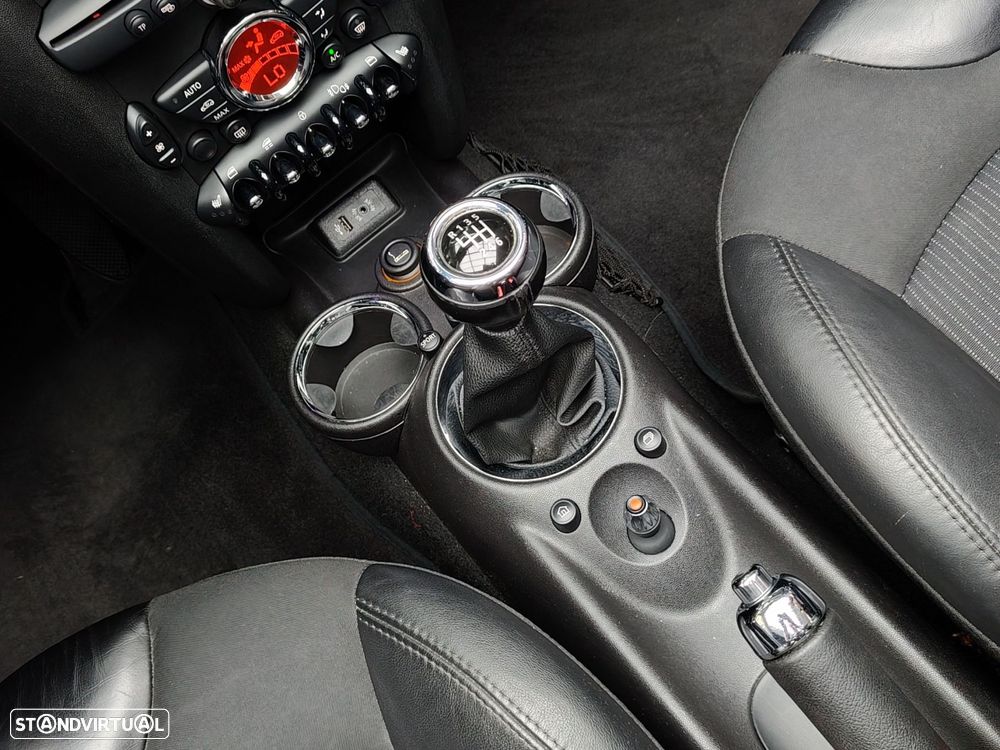 MINI Cabrio Cooper D - 16